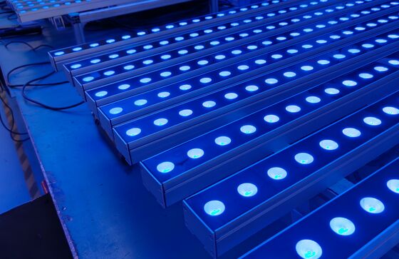 18-48W LED 벽 세척기 조명 전원 켜기 또는 DMX512 제어 모드 -10C에서 40C의 작동 온도에 적합