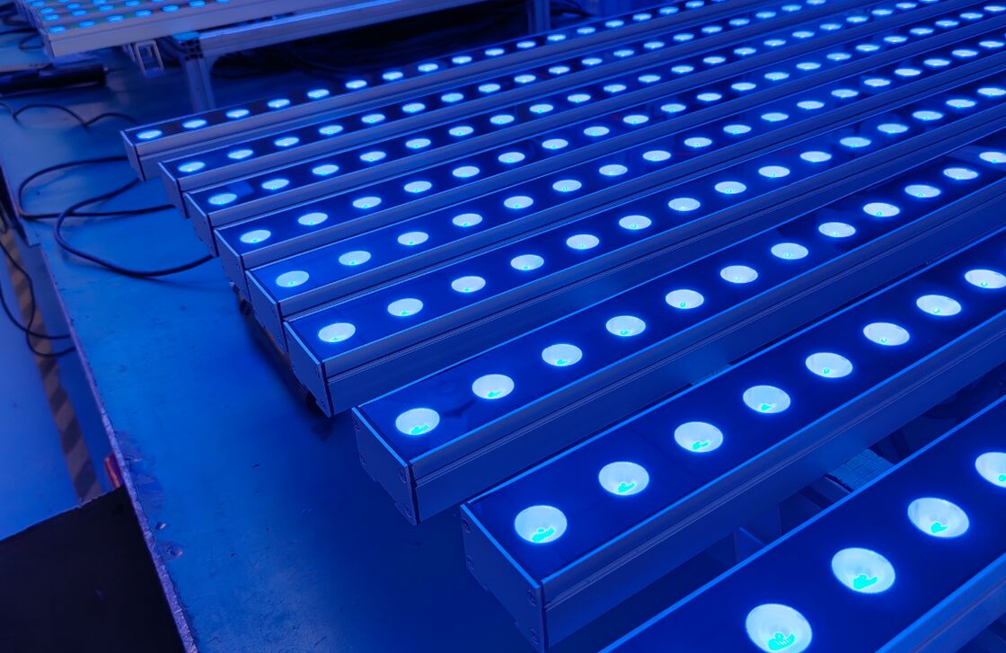 18-48W LED 벽 세척기 조명 전원 켜기 또는 DMX512 제어 모드 -10C에서 40C의 작동 온도에 적합