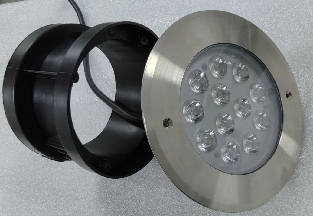 150mmx88mm LED 수영장 조명 100lmw 1KG 에너지 절약 방수 조명 솔루션